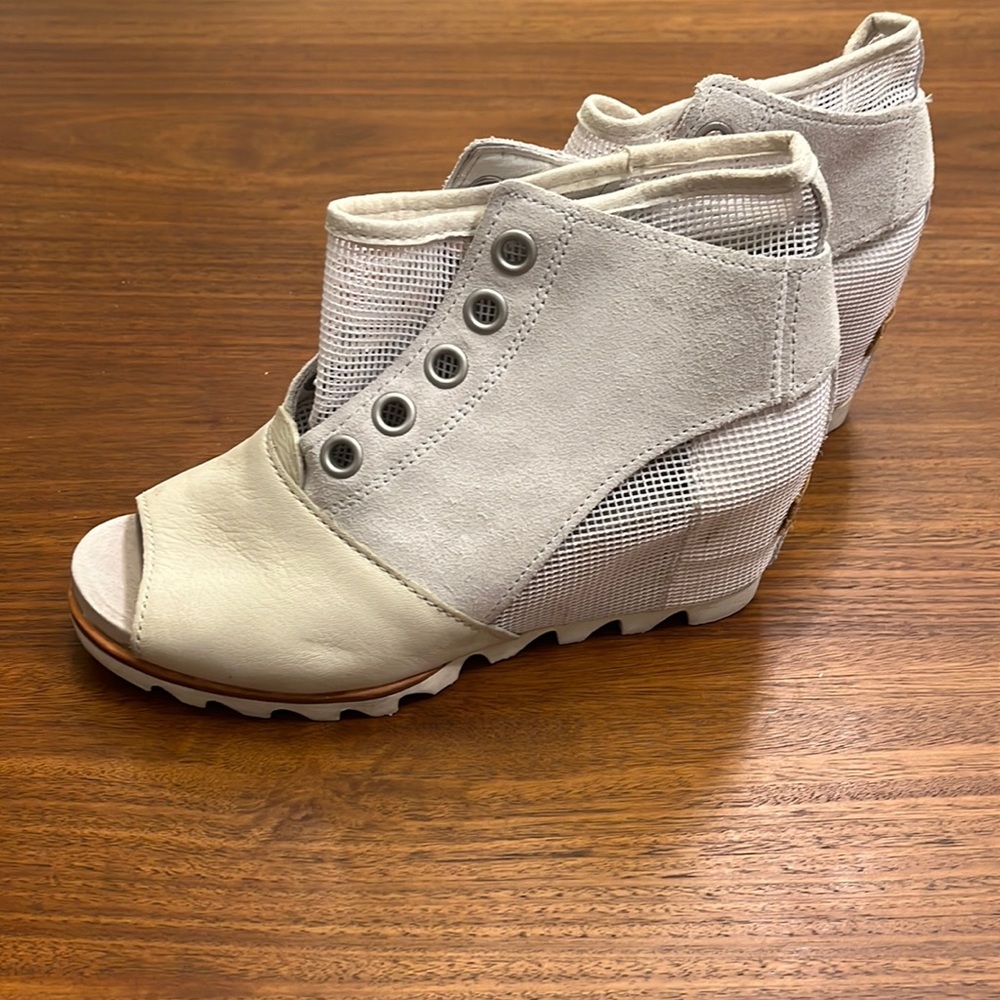 Sorel Women's White & Light Gray Open-Toe Wedge Booties